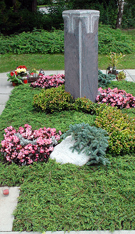 Mülheim an der Ruhr Styrum - Urnengemeinschaftsgrab auf dem städtischen Friedhof